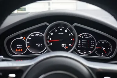 Porsche Cayenne 2022, 32000 км, за 56623.36 USD - фото 9