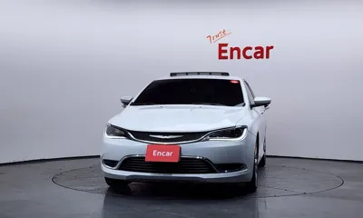 Chrysler 200 2015, 104852 км, за 1947.88 USD