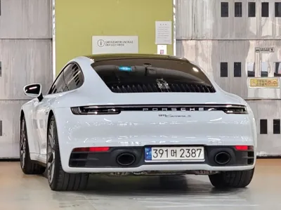 Porsche 911 2021, 23700 км, за 108639.18 USD