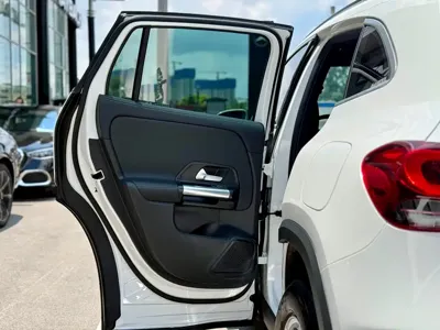 Mercedes-Benz GLA 2023, 20000 км, за 20570.53 USD - фото 20