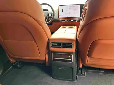 Li Auto Li L7 2024, 16000 км, за 30281.78 USD - фото 11