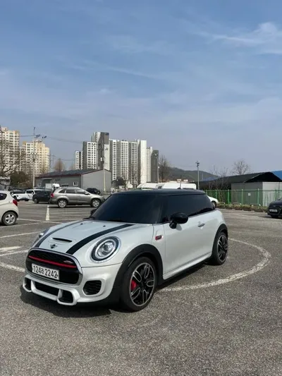 MINI Cooper · 2021 год
