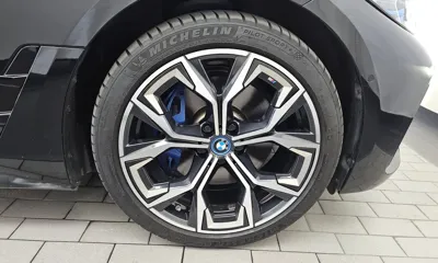 BMW i4 2022, 58509 км, за 32099.25 USD - фото 21