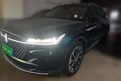 Lincoln Nautilus · 2023 год