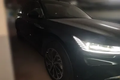 Lincoln Nautilus 2023, 8800 км, за 33701 USD