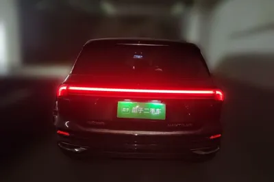 Lincoln Nautilus 2023, 8800 км, за 33701 USD
