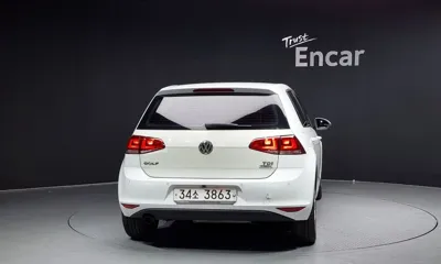 Volkswagen Golf 2015, 191375 км, за 3744.09 USD