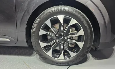 Kia Canival 2023, 32559 км, за 23387.63 USD