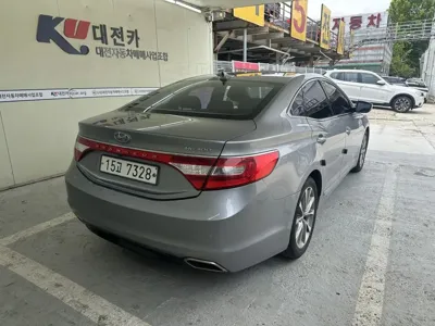 Hyundai Grandeur 2015, 104539 км, за 4427.95 USD