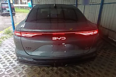 BYD Han L 2025, 2500 км, за 30127 USD