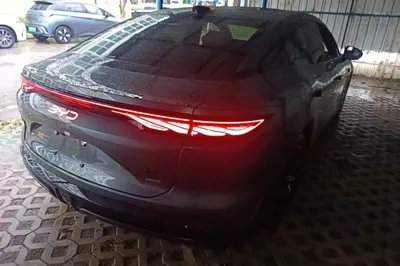 BYD Han L 2025, 2500 км, за 30127 USD - фото 6