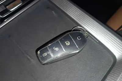 BYD Han L 2025, 2500 км, за 30127 USD - фото 30