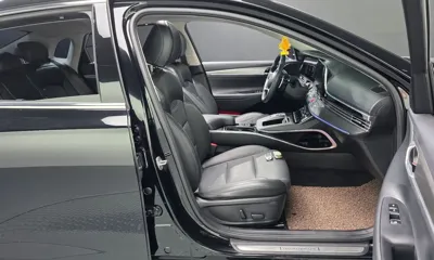 Hyundai Grandeur 2023, 73750 км, за 15562.93 USD - фото 26