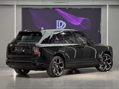 Rolls-Royce Cullinan 2026, 700 км, за 1275986.36 USD