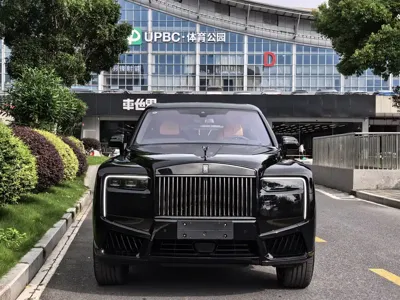 Rolls-Royce Cullinan 2026, 700 км, за 1275986.36 USD