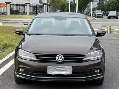 Volkswagen Sagitar 2016, 110000 км, за 4175.92 USD