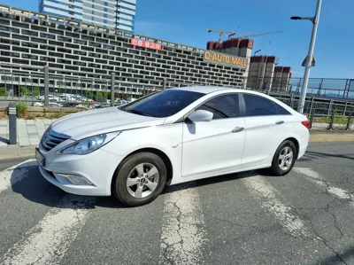 Hyundai Sonata 2013, 188573 км, за 2410.42 USD