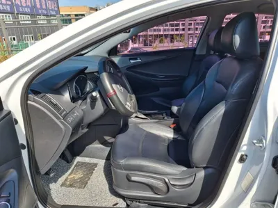 Hyundai Sonata 2013, 188573 км, за 2410.42 USD