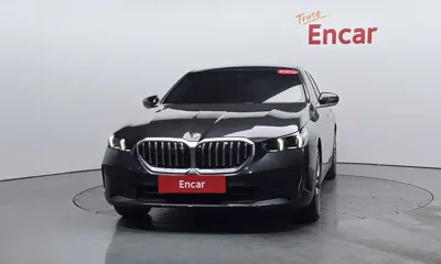 BMW 5-Series 2025, 17911 км, за 32493.11 USD