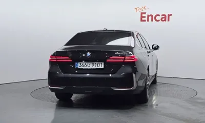 BMW 5-Series 2025, 17911 км, за 32493.11 USD