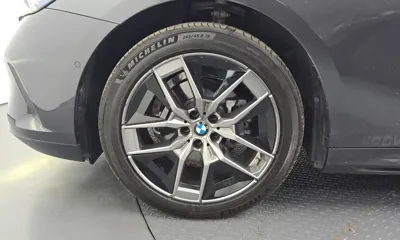 BMW 5-Series 2025, 17911 км, за 32493.11 USD