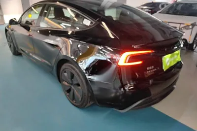 Tesla Model 3 2023, 38500 км, за 28626 USD