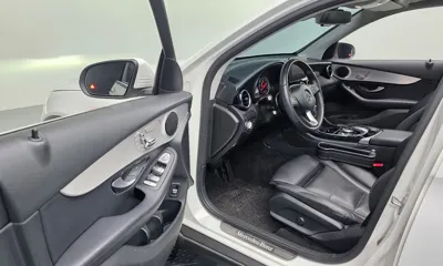Mercedes-Benz GLC-Class 2018, 129947 км, за 15097.81 USD - фото 10