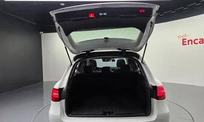Mercedes-Benz GLC-Class 2018, 129947 км, за 15097.81 USD - фото 30