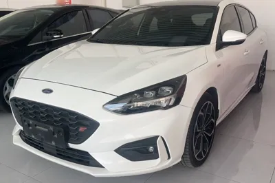 Ford Focus 2020, 62600 км, за 10623 USD