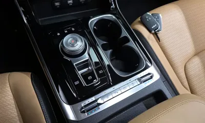 Kia Canival 2023, 41437 км, за 23112.56 USD - фото 9