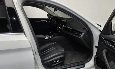 BMW 5-Series 2018, 48583 км, за 14966.52 USD - фото 26
