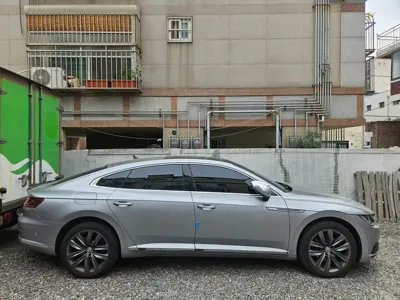 Volkswagen Arteon 2020, 127000 км, за 12046.62 USD