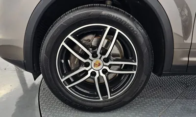 Porsche Cayenne 2016, 82356 км, за 21792.89 USD