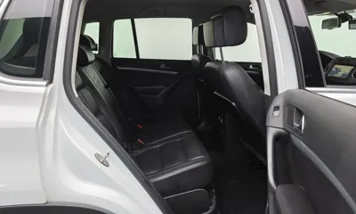 Volkswagen Tiguan 2016, 162813 км, за 6830.76 USD - фото 11