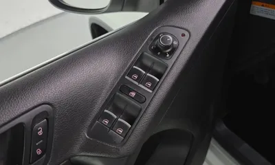 Volkswagen Tiguan 2016, 162813 км, за 6830.76 USD - фото 15