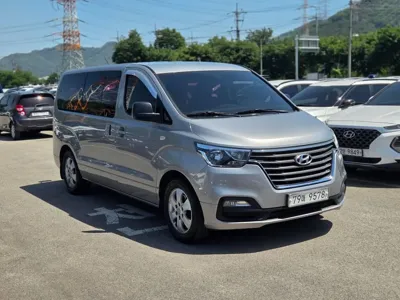 Hyundai Starex 2019, 98000 км, за 9751.5 USD
