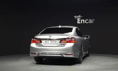 Honda Accord 2017, 150226 км, за 7155.05 USD