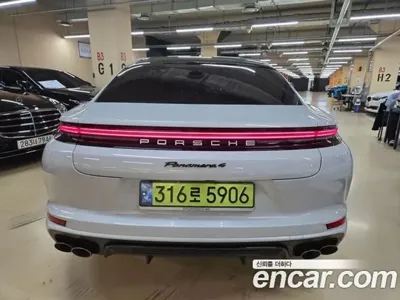 Porsche Panamera 2025, 2420 км, за 137874.35 USD