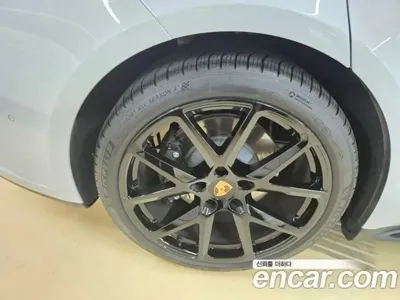Porsche Panamera 2025, 2420 км, за 137874.35 USD - фото 7