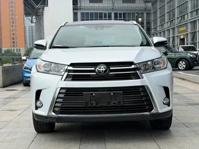 Toyota Highlander 2020, 61000 км, за 23513.38 USD