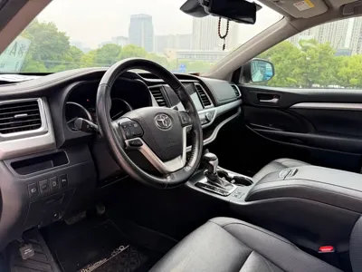Toyota Highlander 2020, 61000 км, за 23513.38 USD - фото 11