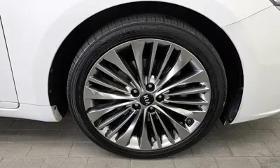 Kia K7 2019, 105262 км, за 9774.19 USD