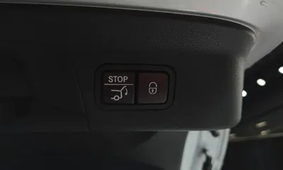 Mercedes-Benz GLC-Class 2019, 168956 км, за 15536.63 USD - фото 20