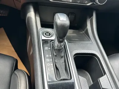 Nissan Sylphy 2020, 100000 км, за 7306.98 USD - фото 13