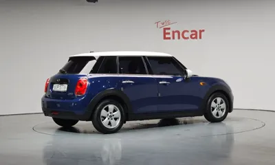 MINI Cooper 2016, 72169 км, за 5298.01 USD