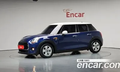 MINI Cooper 2016, 72169 км, за 5298.01 USD