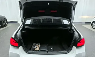 BMW 5-Series 2021, 62196 км, за 26423.82 USD - фото 20