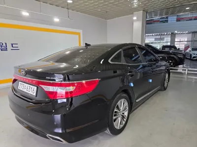 Hyundai Grandeur 2016, 154944 км, за 4427.95 USD - фото 9