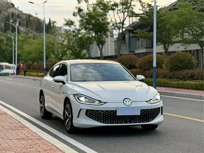 Volkswagen Lamando 2023, 53000 км, за 15857.68 USD