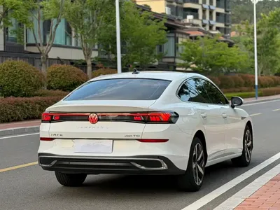 Volkswagen Lamando 2023, 53000 км, за 15857.68 USD